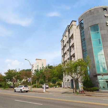 Sokcho White Lighthouse Pension מראה חיצוני תמונה