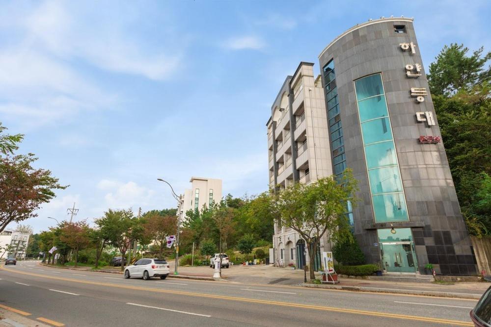 Sokcho White Lighthouse Pension מראה חיצוני תמונה